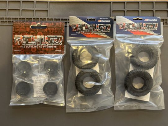 RC4WD BFGoodrich T/A KR3 1.0" TiresとStamped Steel 1.0" Pro8 Beadlock Wheels