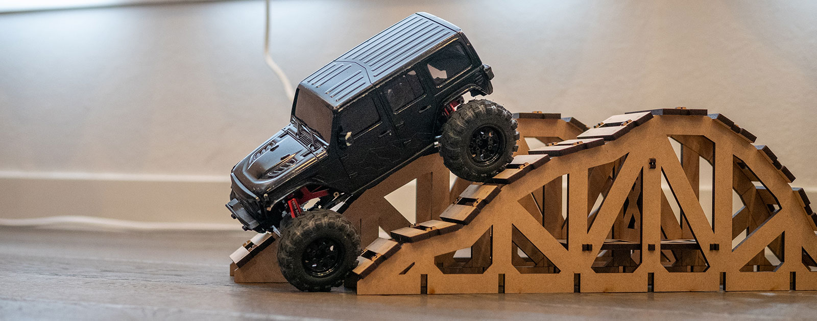 ツクロウの室内クローラーコース組立てキットを買ってみた | WdwC