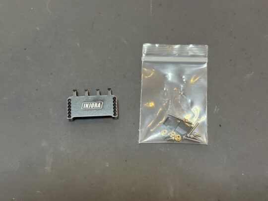 INJORA　CNC Aluminum Adjustable Servo Mount