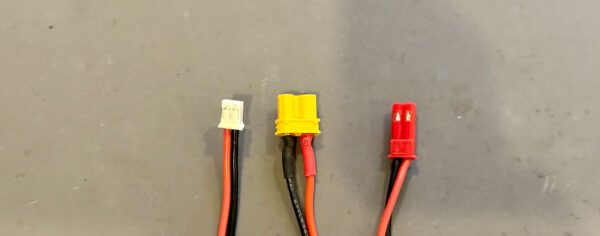 ミニクローラーラジコンのモーターやバッテリーに使われている端子（コネクター）の名前まとめ