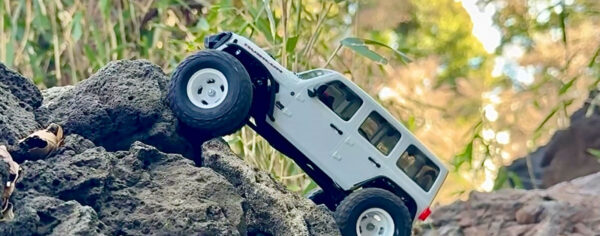 SCX30を公園でフィールドシェイクダウン